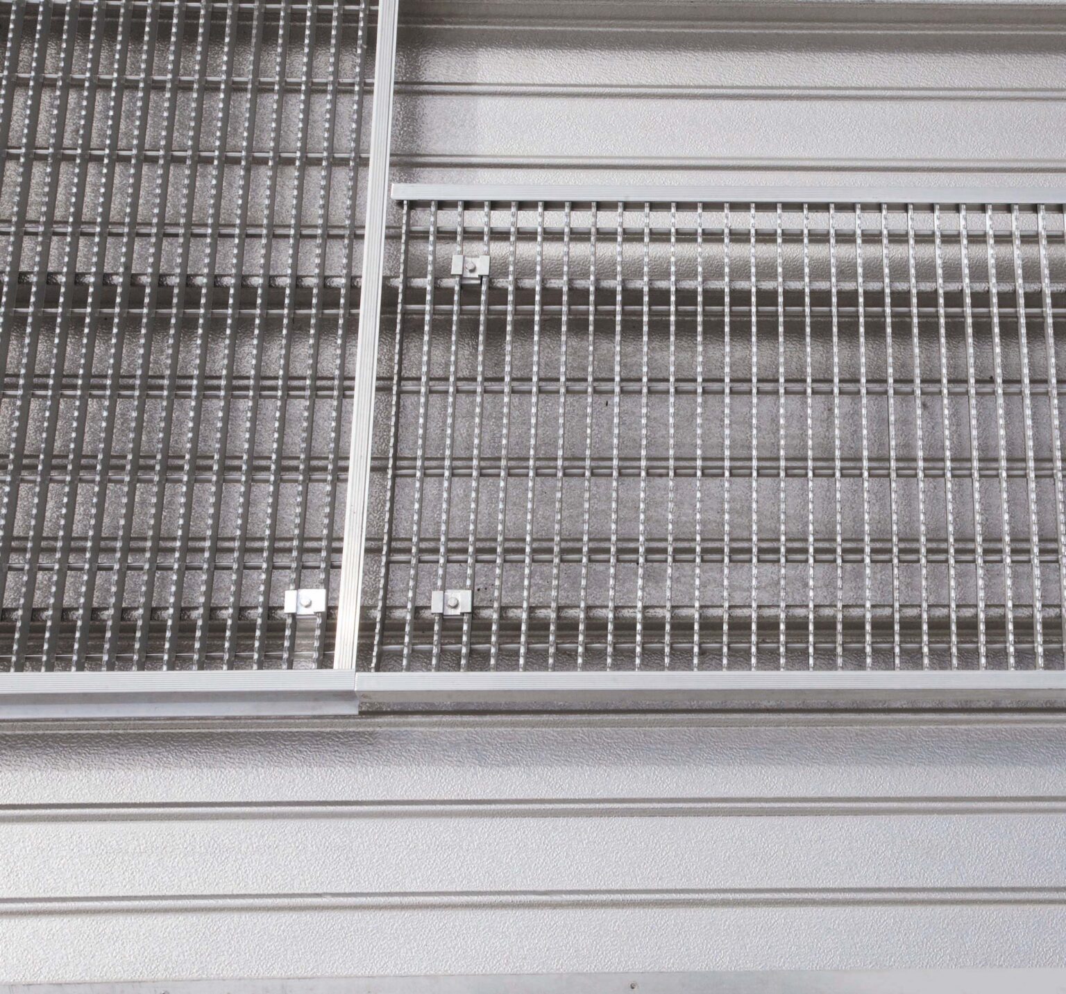 Roof Walkway Serrated Grilles
